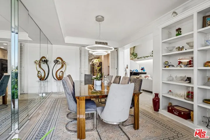 325 N Oakhurst Drive Ph2, Beverly Hills, California 90210