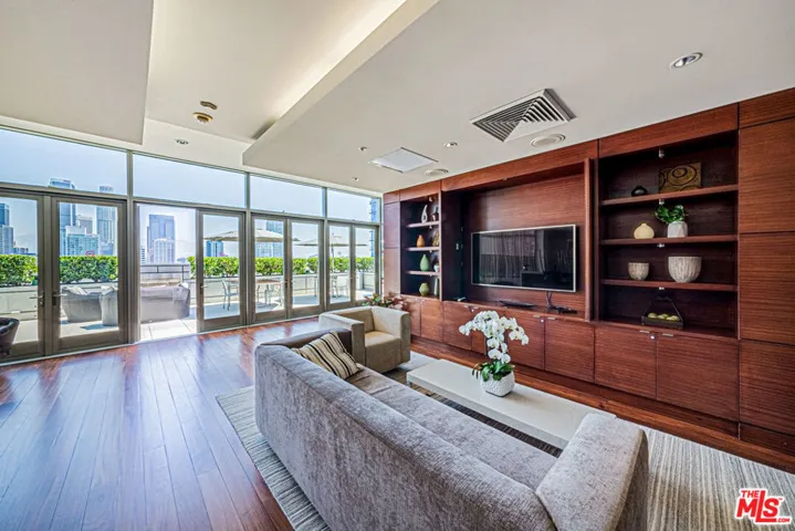1155 S Grand Avenue 1317, Los Angeles, California 90015