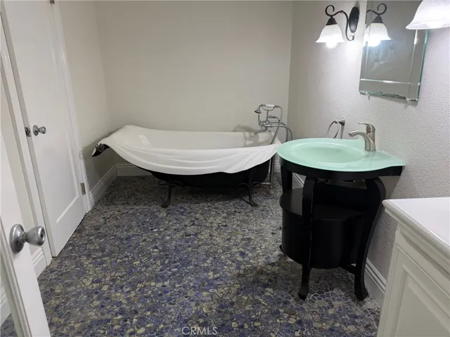 2253 Martin, Irvine, California 92612