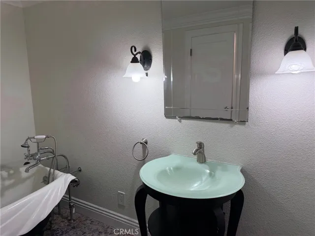 2253 Martin, Irvine, California 92612