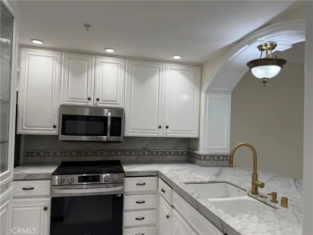 2253 Martin, Irvine, California 92612