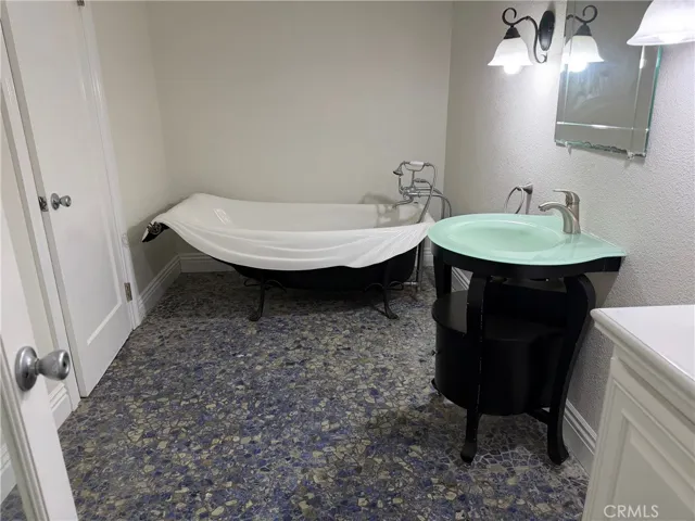 2253 Martin, Irvine, California 92612