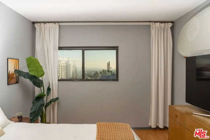 1133 N Clark Street 103, West Hollywood, California 90069