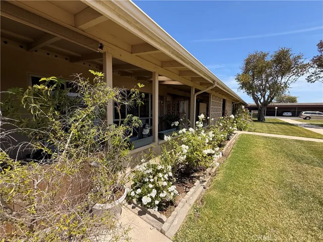 1690 Interlachen Road 42i, Seal Beach, California 90740