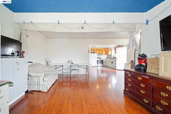 2223 E 23rd St, Oakland, California 94606
