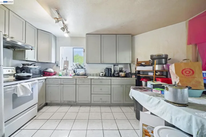 2223 E 23rd St, Oakland, California 94606