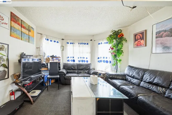 2223 E 23rd St, Oakland, California 94606
