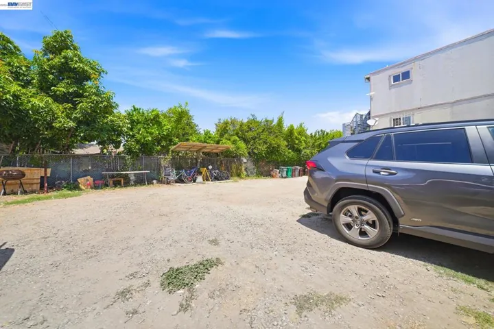 2223 E 23rd St, Oakland, California 94606