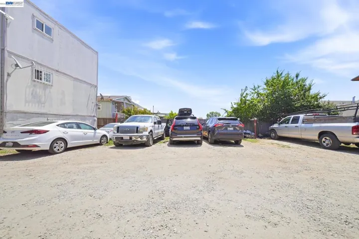 2223 E 23rd St, Oakland, California 94606