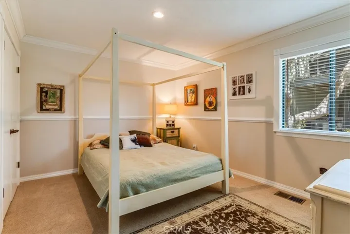 Guest bedroom