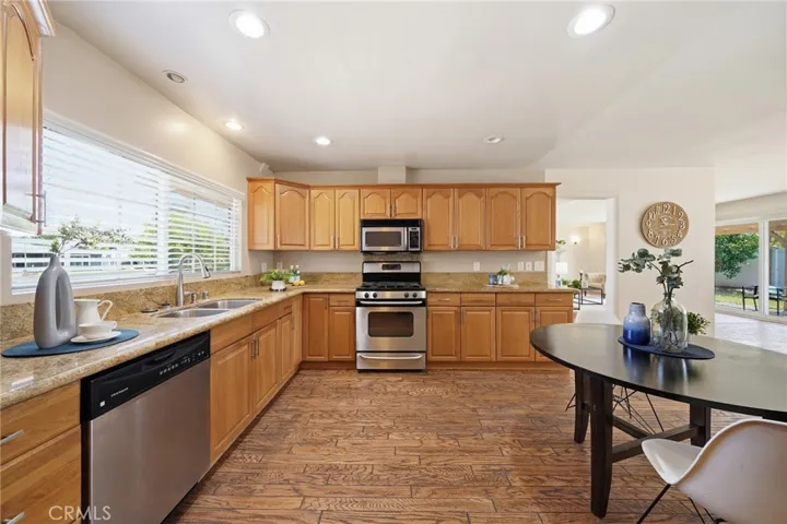 5041 Ridglea Avenue, Buena Park, California 90621