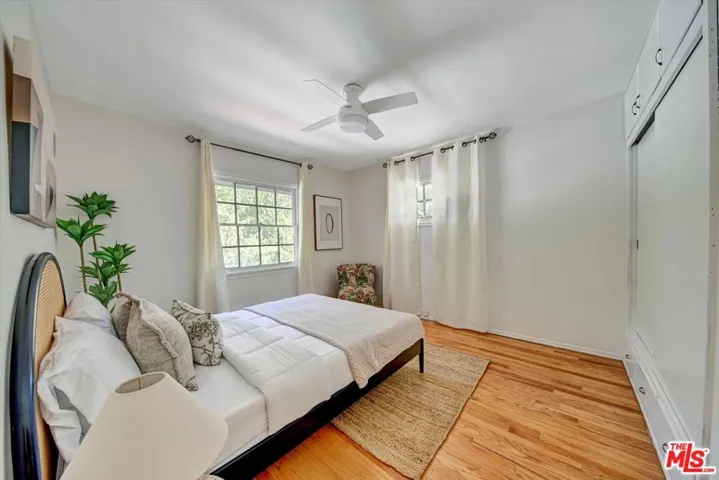4947 Serrania Avenue, Woodland Hills, California 91364