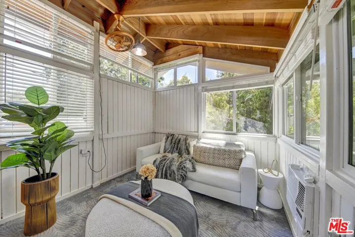 4947 Serrania Avenue, Woodland Hills, California 91364