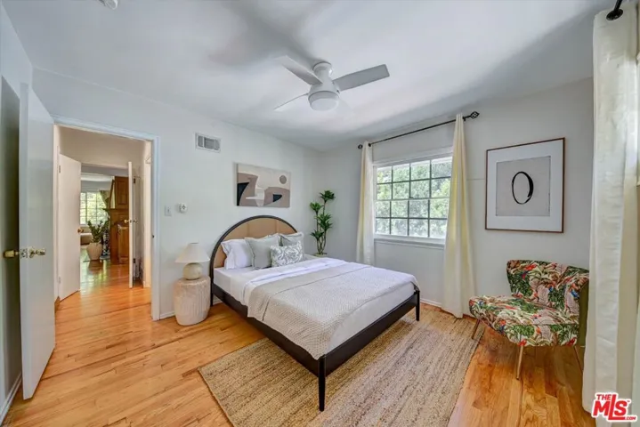 4947 Serrania Avenue, Woodland Hills, California 91364