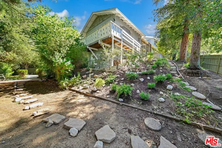 4947 Serrania Avenue, Woodland Hills, California 91364