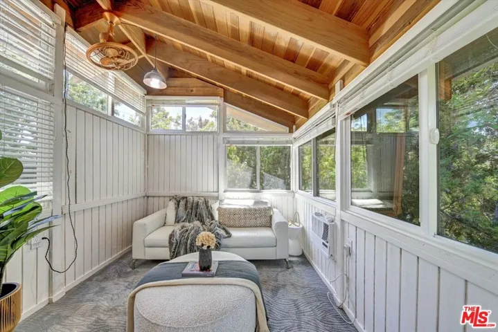 4947 Serrania Avenue, Woodland Hills, California 91364
