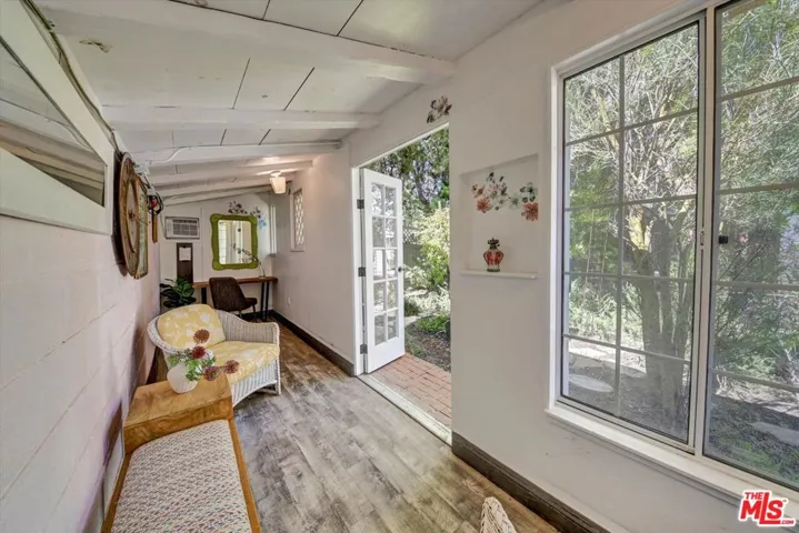 4947 Serrania Avenue, Woodland Hills, California 91364