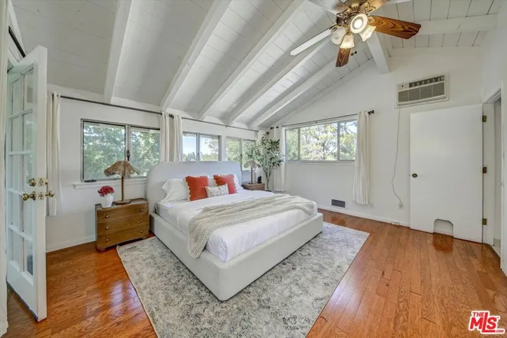 4947 Serrania Avenue, Woodland Hills, California 91364