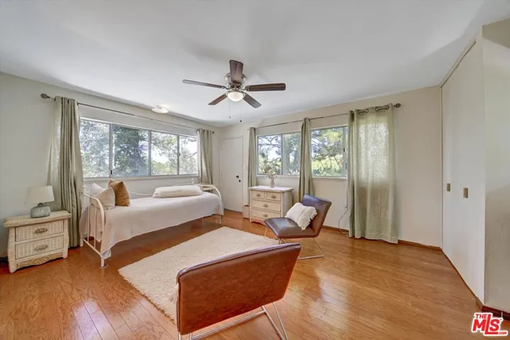4947 Serrania Avenue, Woodland Hills, California 91364