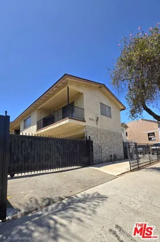 2219 Crenshaw Boulevard 3, Los Angeles, California 90016