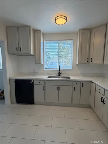 Kitchen (Front Unit)