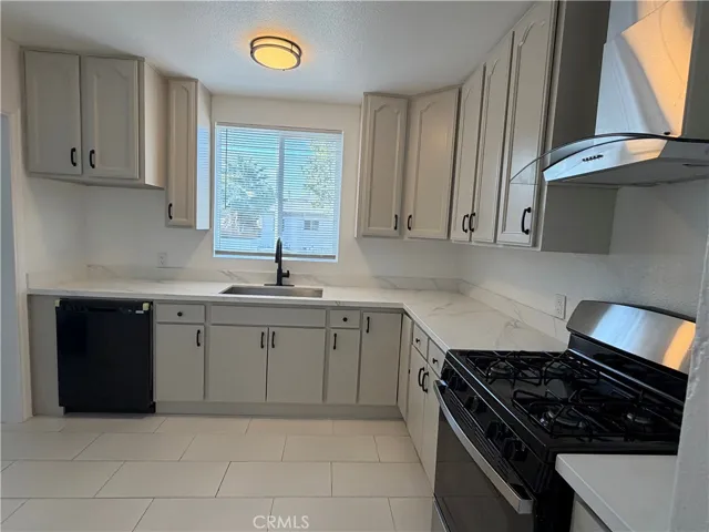 Kitchen (Front Unit)