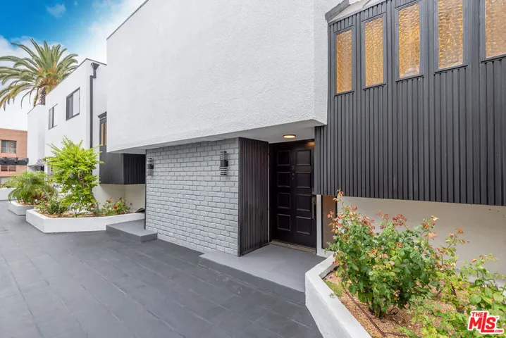 234 S Tower Drive 3, Beverly Hills, California 90211