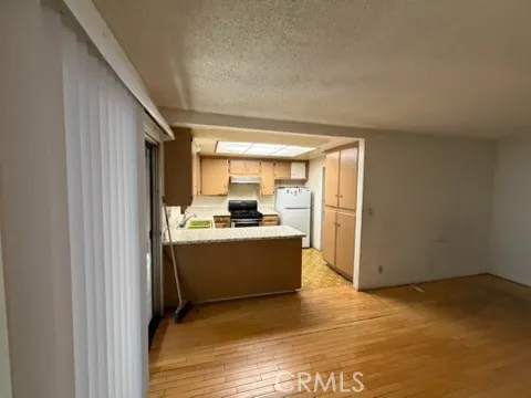 7907 Etiwanda, Reseda, California 91335