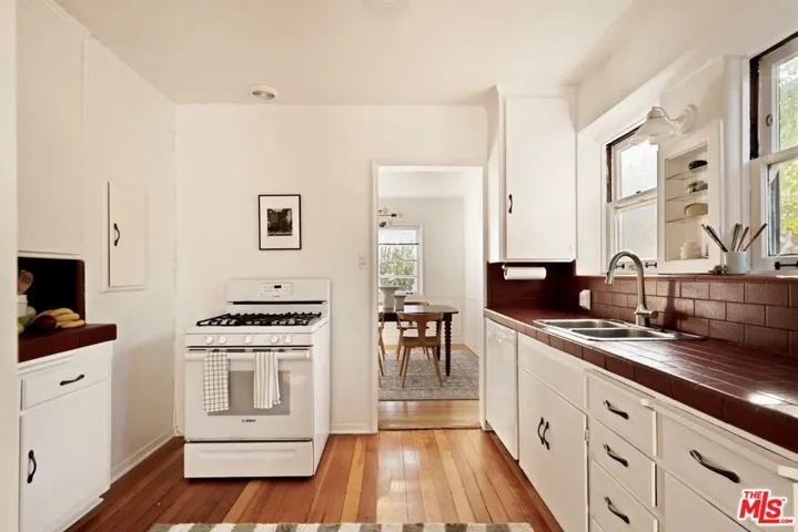 3940 Prospect Avenue, Los Angeles, California 90027