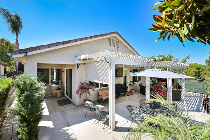 Lots of space for entertaining.