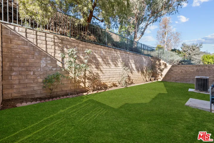 Grass in virtually enhanced