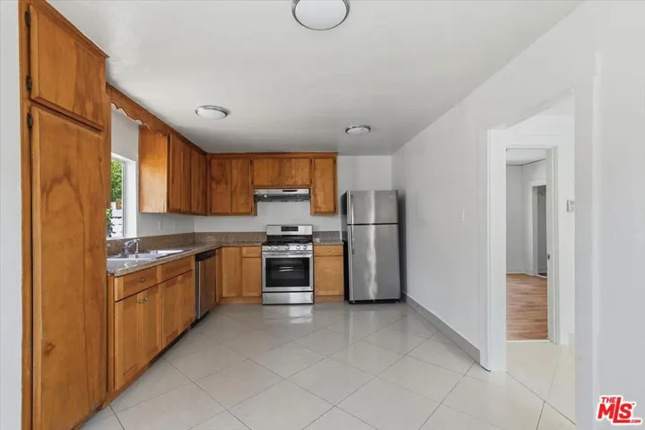 4133 Bemis Street, Los Angeles, California 90039