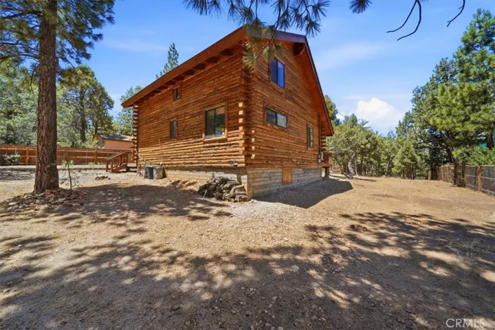355 Dixie Lee, Sugarloaf, California 92386