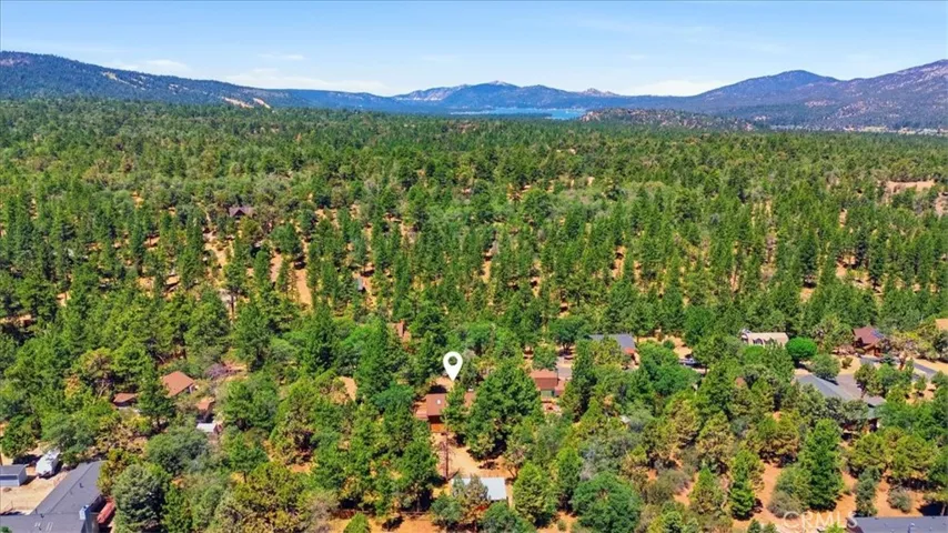 355 Dixie Lee, Sugarloaf, California 92386