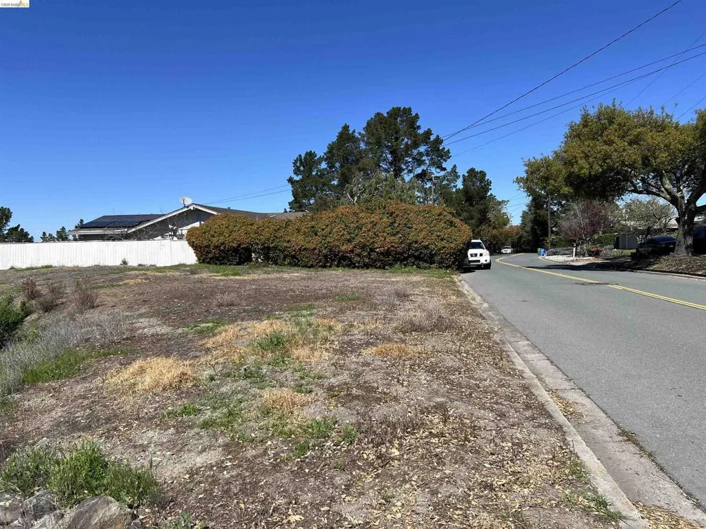 82 Zander Dr