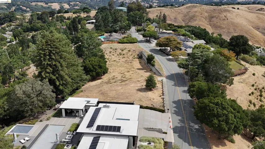 82 Zander Dr, Orinda, California 94563 — photo 5