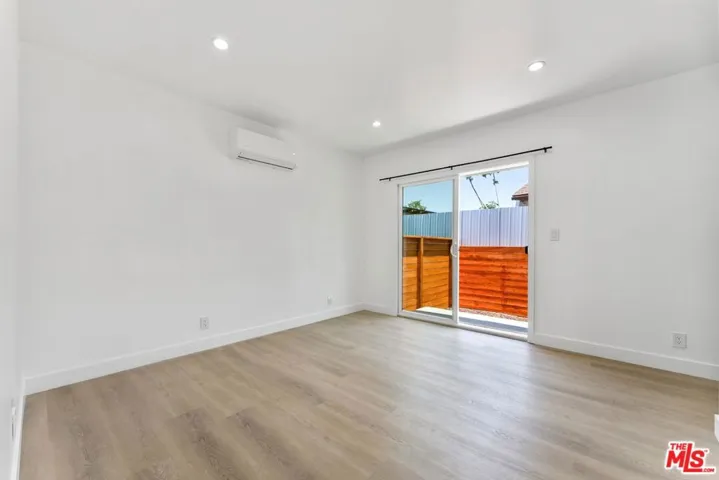 19433 Valerio Street 2, Reseda, California 91335