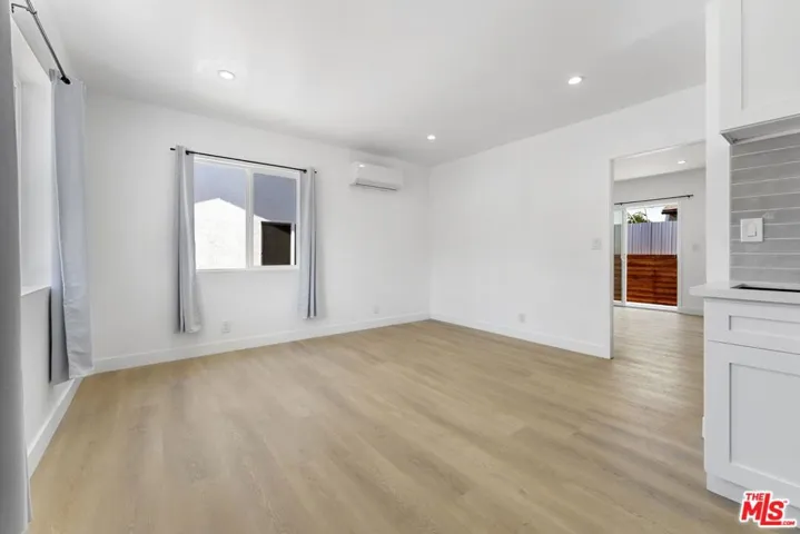 19433 Valerio Street 2, Reseda, California 91335