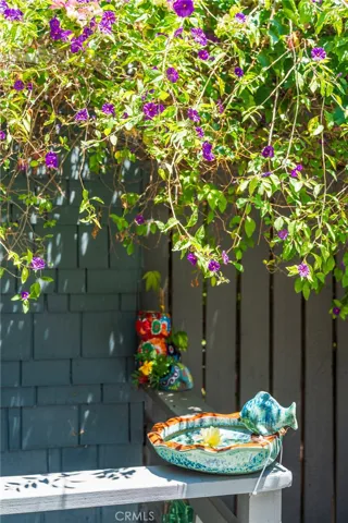 9861 Easton Drive, Los Angeles, California 90210