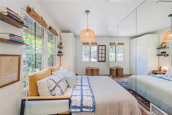 9861 Easton Drive, Los Angeles, California 90210