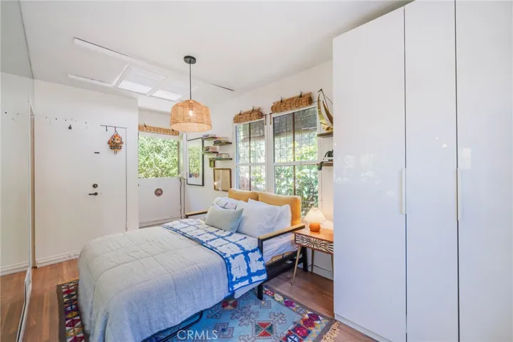 9861 Easton Drive, Los Angeles, California 90210
