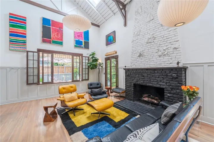 9861 Easton Drive, Los Angeles, California 90210