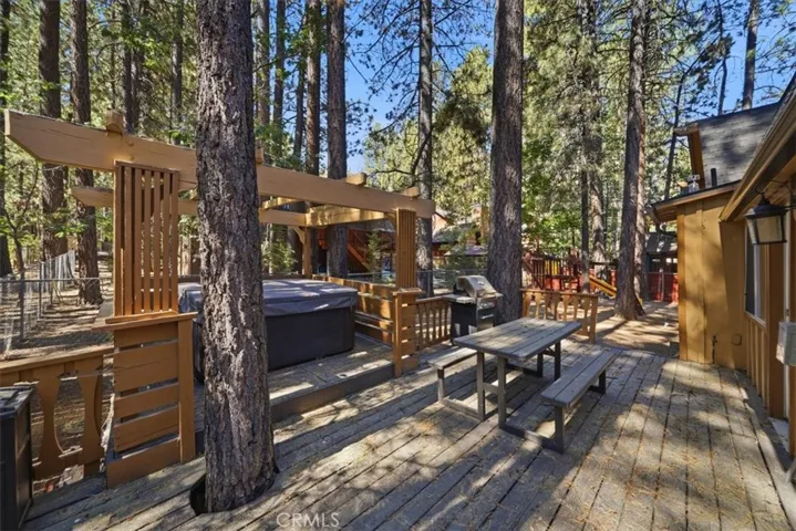 Plenty of space for guest to enjoy the outdoor mountain lifestyle