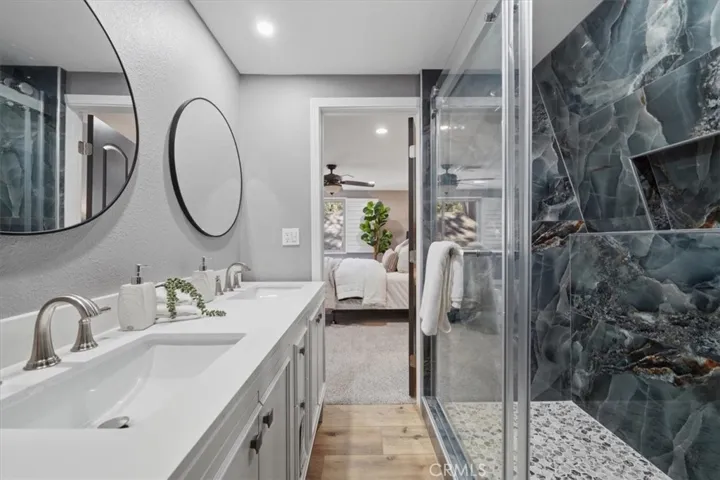 Dual sinks in primary bathroom