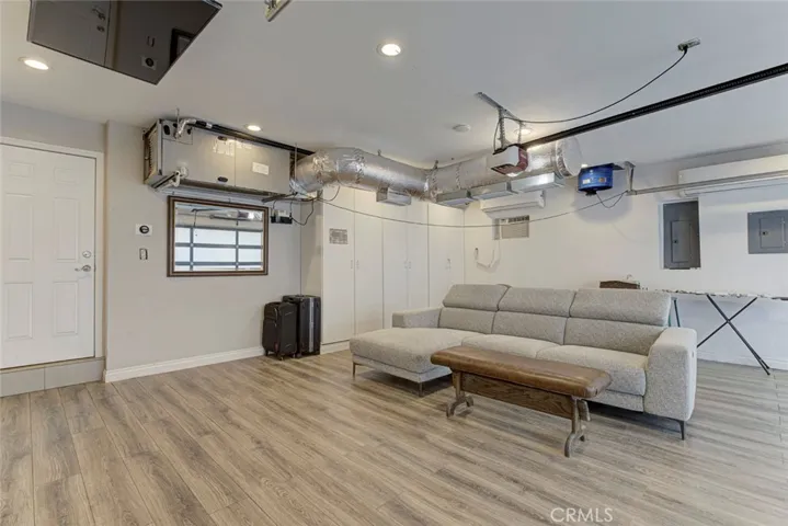 1523 Colina Drive, Glendale, California 91208