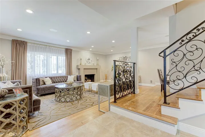 1523 Colina Drive, Glendale, California 91208