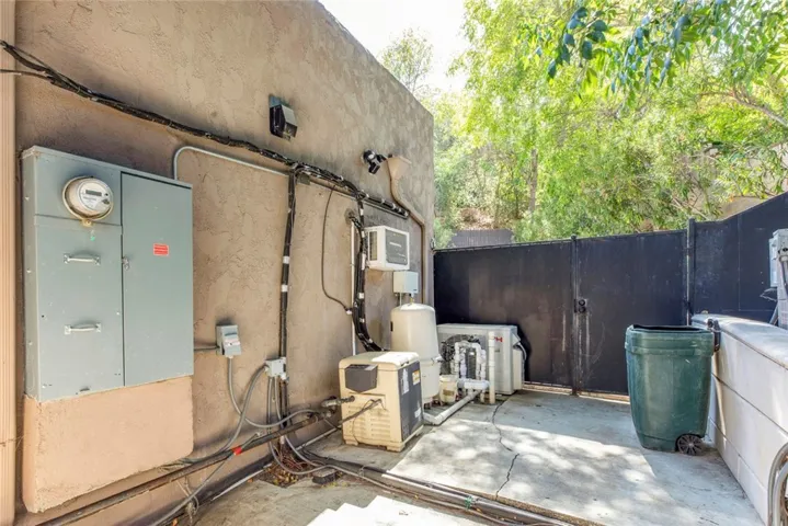 1523 Colina Drive, Glendale, California 91208