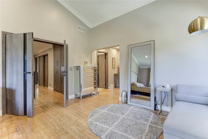 1523 Colina Drive, Glendale, California 91208