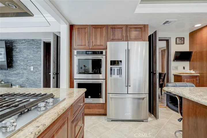 1523 Colina Drive, Glendale, California 91208