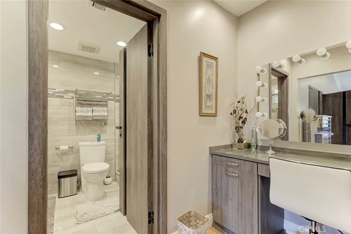 1523 Colina Drive, Glendale, California 91208